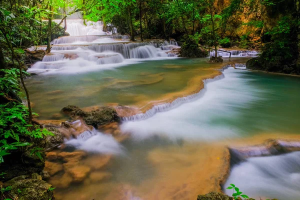 Huai Mae Kamin Waterfall in Kanchanaburi, Таїланд — стокове фото