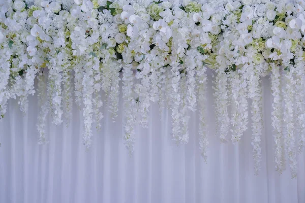 Beautiful flowers background for wedding scene — Stock Photo, Image