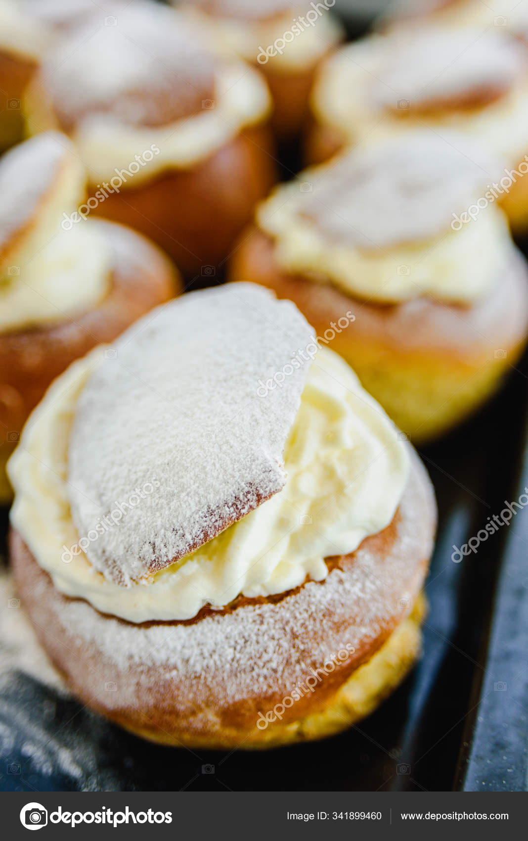 Semla İsveç kremalı çörek. Stok fotoğrafçılık ©tataks Telifsiz