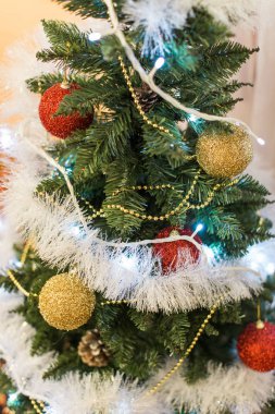 Madalyalı Noel ağacı