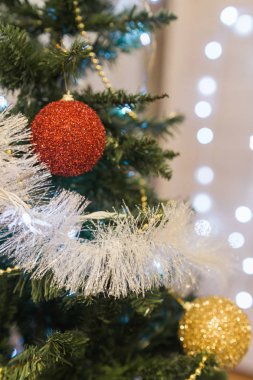 Madalyalı Noel ağacı