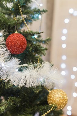 Madalyalı Noel ağacı