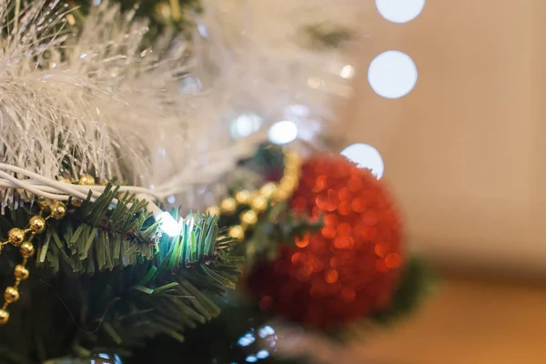 Geschmückter Weihnachtsbaum Stockfoto