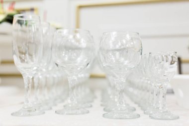 Ziyafet düğün tablo gözlük ayarlama