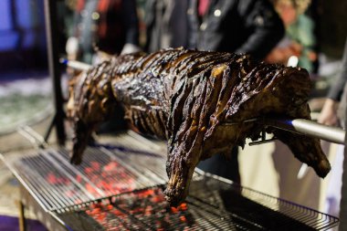 Domuz Barbekü kavurma