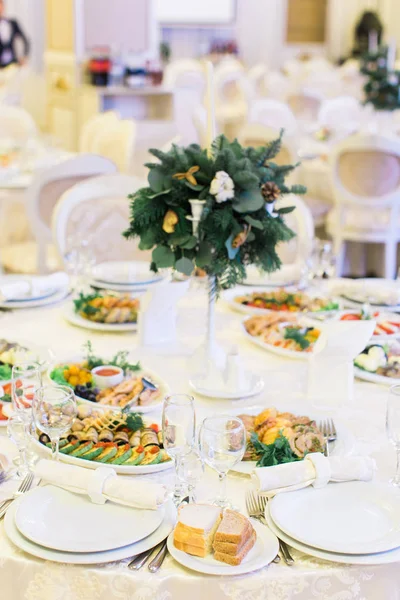 Banquete boda mesa ajuste invierno decorado — Foto de Stock