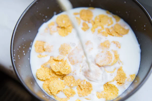 Bowl with Cornflakes and Milk. Healthy Breakfast. — Stock Photo, Image