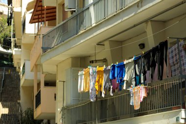 Yunanistan 'da balkon ve binalar