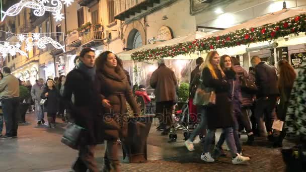 Nápoles gente en las calles comerciales — Vídeos de Stock