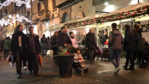 Naples människor i shoppinggator — Stockvideo