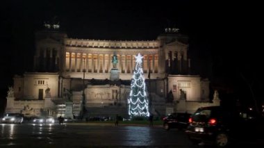 Piazza Venezia ve Noel ağacı