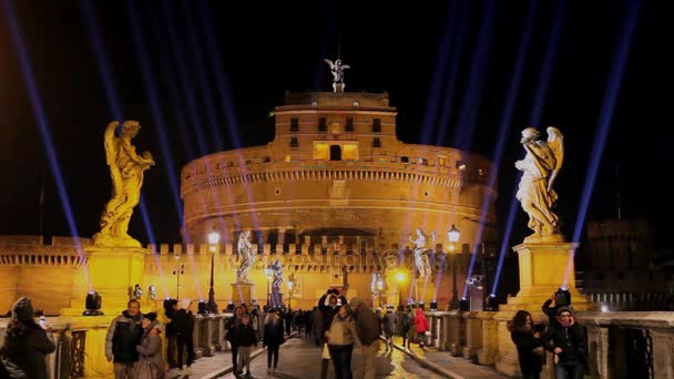Замок Сант-Анджело освещенный ночью — стоковое видео
