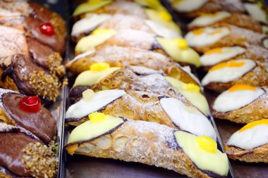 Sicilya cannoli, çeşitli türlerinin sayısı