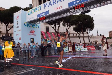 Tola Shura Kitata Roma 23 maraton kazanır