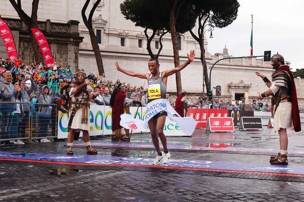 Tola Shura Kitata vinner 23 maraton i Rom — Stockfoto