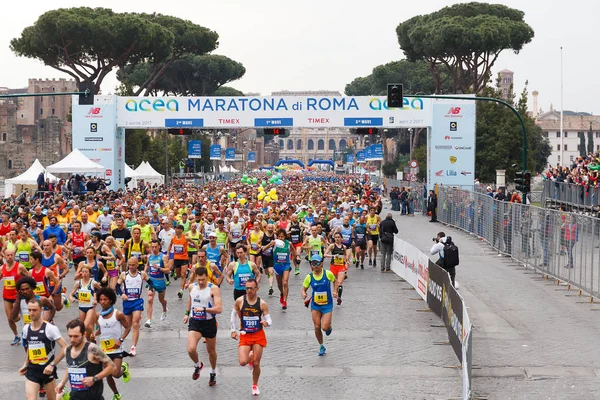 Abfahrt der Marathonathleten — Stockfoto