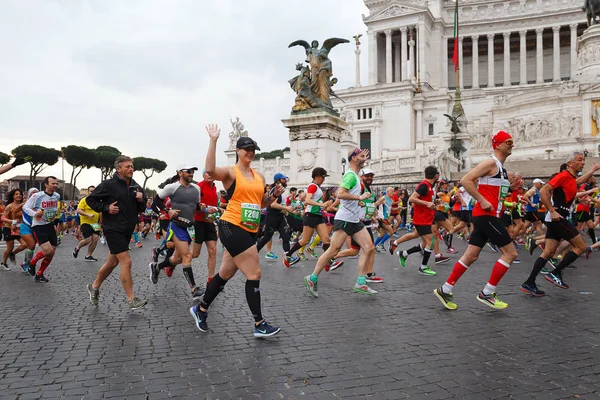 Sportowcy biorący udział w 23 maraton w Rzymie — Zdjęcie stockowe