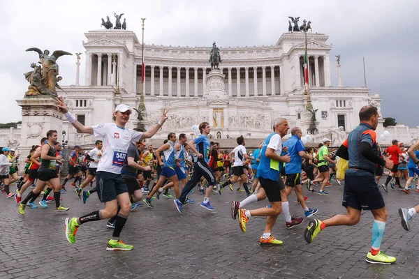 Sportowcy biorący udział w 23 maraton w Rzymie — Zdjęcie stockowe