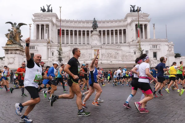 Sportivii care participă la al 23-lea maraton de la Roma — Fotografie, imagine de stoc