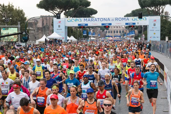 Salida de los atletas de maratón — Foto de Stock