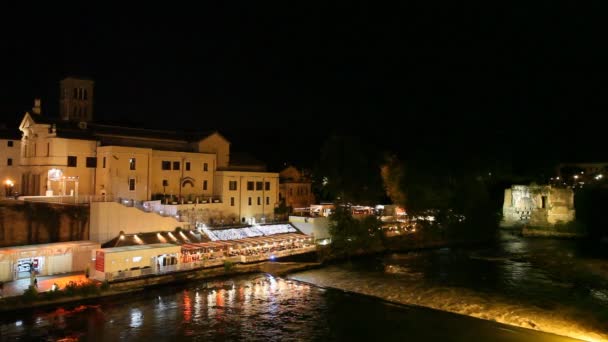 Nightlife in Rome on the River Tiber. — Stock Video