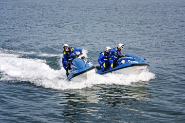 İtalyan polisi deniz deniz taşıtları ile egzersiz.