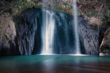 Cascata San Giuliano, İtalya. Şelale, uzun pozlama.