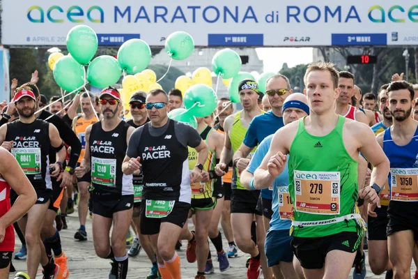 Corredores no início da vigésima quarta edição da Maratona de Roma — Fotografia de Stock