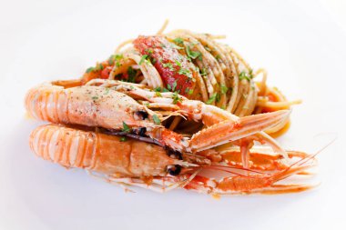Spagetti domates ve Nephrops ile