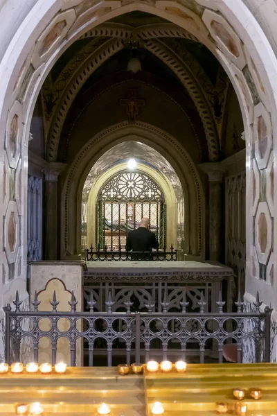 Basílica de Santa Chiara, en Asís, Italia. Tumba de Santa Chiara —  Fotos de Stock