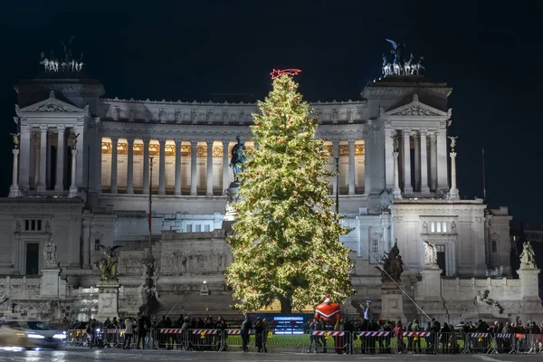 Christmas tree in Piazza Venezia, Rome, Italy. — Stock Photo, Image