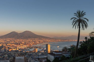 Napoli 'nin Vezüv, İtalya' daki panoramik manzarası