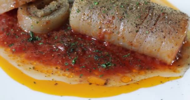 Pork Skin Roulade Stuffed Garlic Parsley Pepper Cooked Tomato Sauce — Stock Video