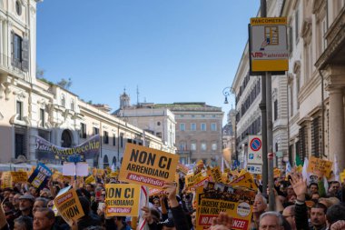 M5S protest demonstration in the square