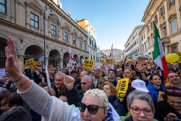 Manifestation M5S sur la place — Photo