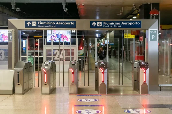 Rome Italy January 2020 Termini Station Electronic Gates Access Train — Stock Photo, Image