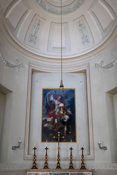 Subiaco Italien Februari 2020 Altar Med Krucifix Och Kandelabrar Kyrkan — Stockfoto