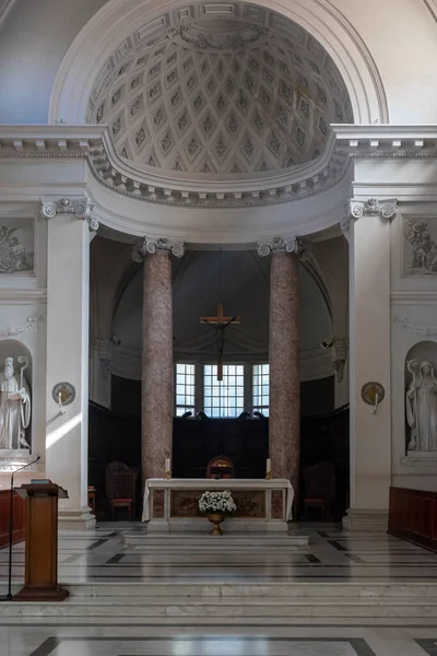 Subiaco Italia Febrero 2020 Altar Con Cruz Iglesia Santa Escolástica —  Fotos de Stock