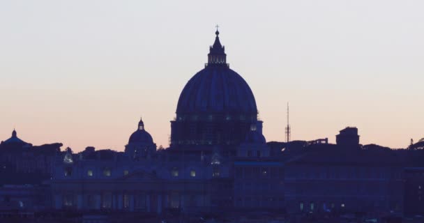 Puesta Sol Horizonte Ciudad Roma Con Cúpula Catedral San Pedro — Vídeo de stock