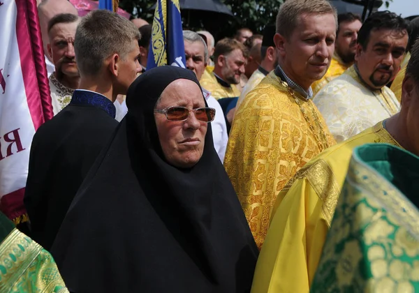 2017年7月28日在基辅举行的基辅牧首辖区乌克兰东正教全乌克兰宗教游行期间的修女 — 图库照片