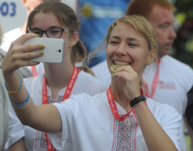 24 Ağustos 2017 'de Kiev' de yapılan nakış yarışının galibi..