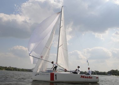 Kiev Açık Yelkencilik Şampiyonası Kiev 'de, 26 Ağustos 2017, Platu 25 yat sınıfında.