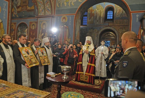 Митрополит Єпіфанія Київський Всієї України Під Час Освячення Ікон Військових — стокове фото