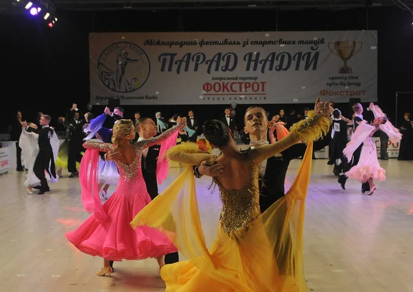 Συμμετέχοντες Στο Διεθνές Φεστιβάλ Χορού Parade Hopes 2020 Στο Κίεβο — Φωτογραφία Αρχείου