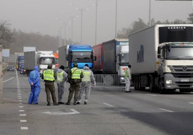 16 Nisan 2020 Kiev girişindeki karantina kontrol noktası.