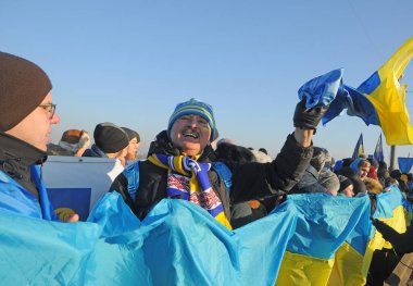 22 Ocak 2019 'da Kiev' deki Paton Köprüsü 'nde yaşayan bir 