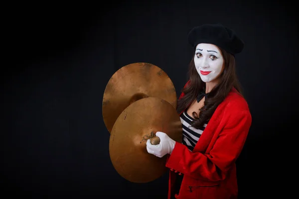 A menina é MIME é um tapa em timpani — Fotografia de Stock