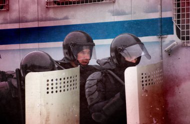 Barnaul, Rusya-15 Ocak 2020. Ulusal muhafızlar ayaklanmaları bastırmak için eğitim alırlar.
