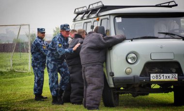 Ceza İnfaz Kurumu çalışanlarının kaçak mahkumları arama çalışmaları