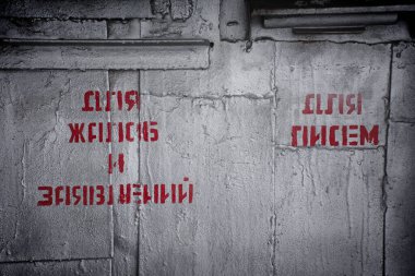 Yüksek güvenlikli bir hapishanede Rusça 